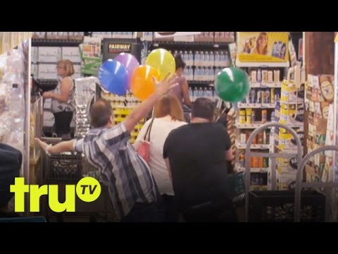 Balónový útok v supermarkete