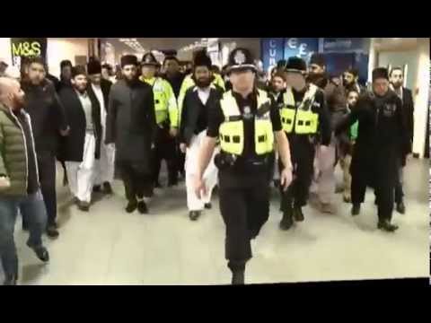 Uvítanie islamského duchovného na anglickom letisku